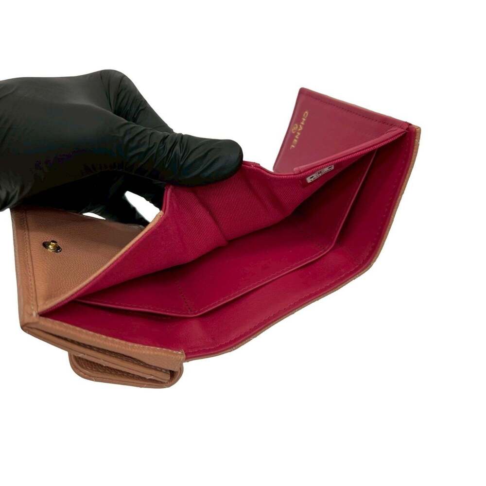 CHANEL Authentic Cream Caviar Leather Wallet - Picture 8 of 9